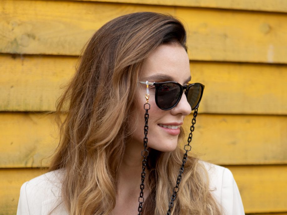 Fred - Dainty all black paperclip small acrylic glasses chain adorned with hexagons
