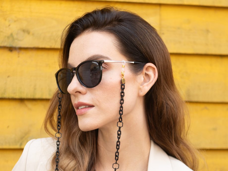 Fred - Dainty all black paperclip small acrylic glasses chain adorned with hexagons