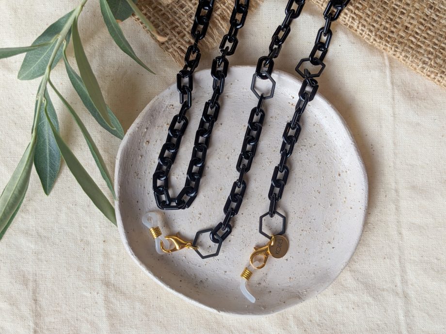 Fred - Dainty all black paperclip small acrylic glasses chain adorned with hexagons