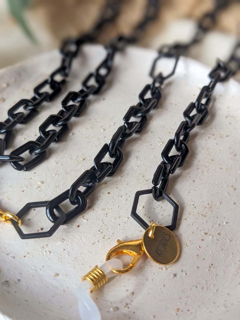 Fred - Dainty all black paperclip small acrylic glasses chain adorned with hexagons