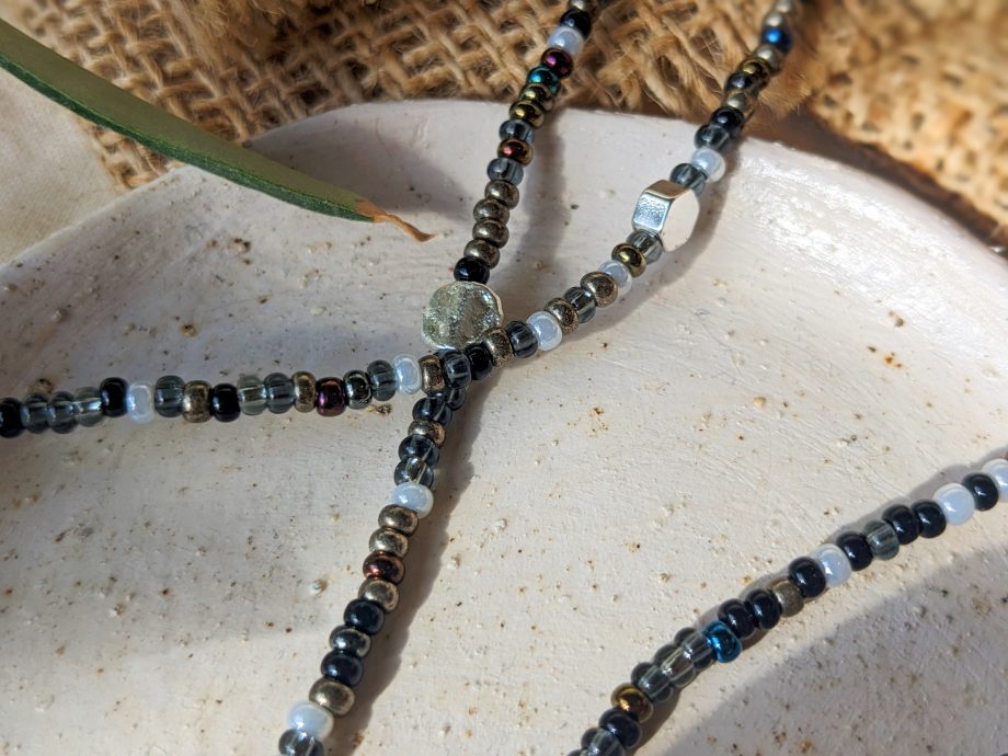 Vivien - Dainty Black & Silver Seed Beads Glasses Chain